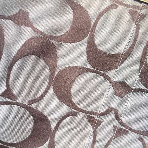 Authentic Coach Large Signature Purse - Picture 3 of 5